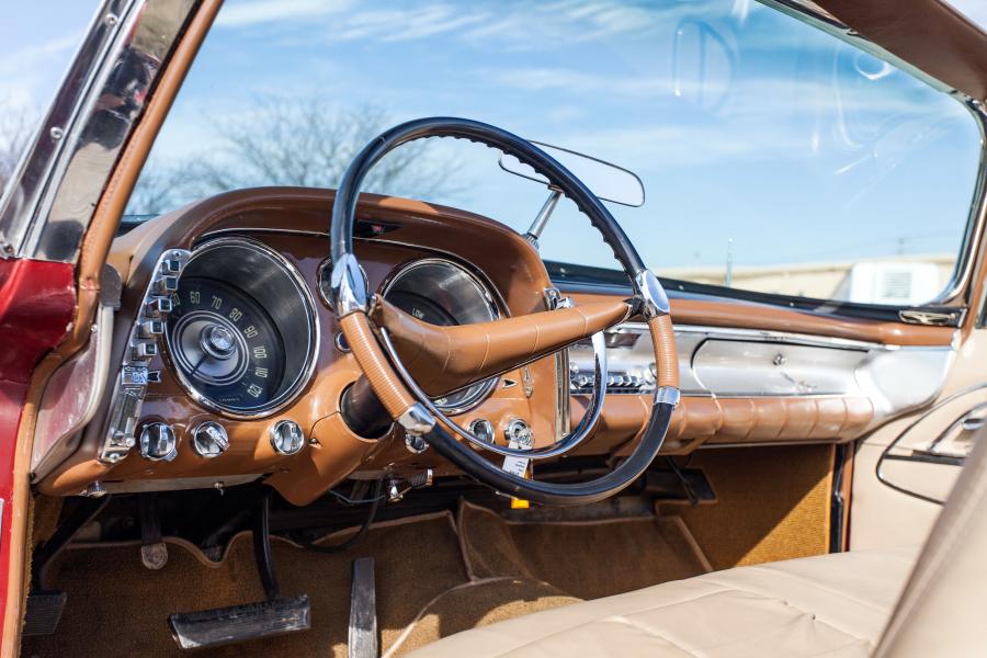 Интерьер Imperial Crown Convertible (LY1-M) 1958 года  (фото 22 из 29)